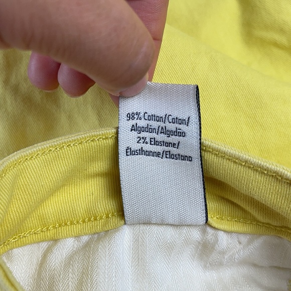 Calvin Klien Women’s Yellow Shorts Size W27 - Picture 10 of 12